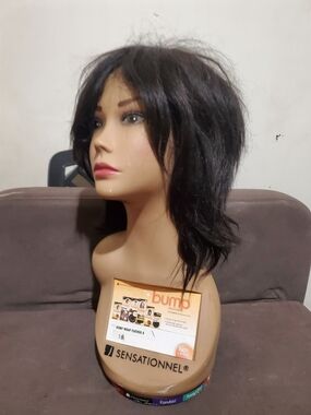 Short Layered Women’s Wig - Black